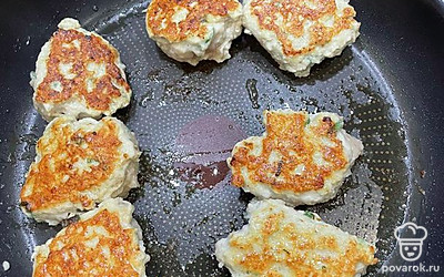 Обжарить с двух сторон.