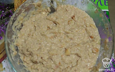 Всё ингредиенты тщательно смешиваем, добавляем яйцо. Соль, перец по вкусу. 