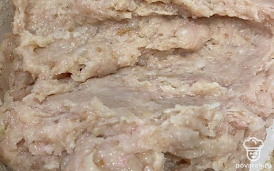Перемешиваем и получаем готовый куриный фарш.