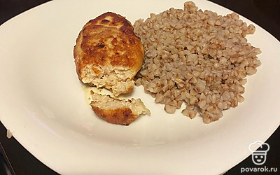 Котлетки сочные, вкусные и главное очень быстро делаются. Пробуйте!