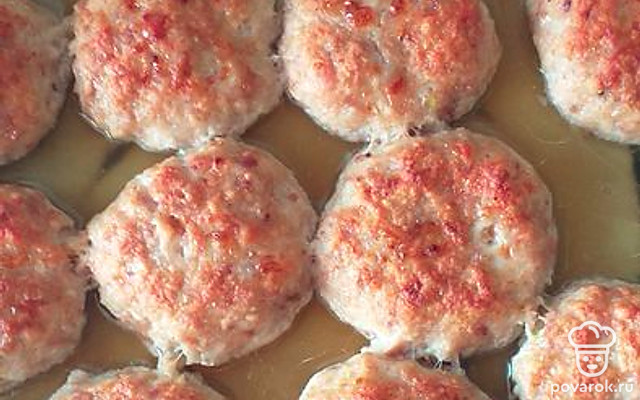 Котлетки куриные с хлебом — Рецепт с фото