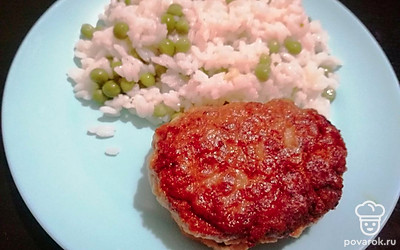 Подавать порционно с гарниром из риса. 