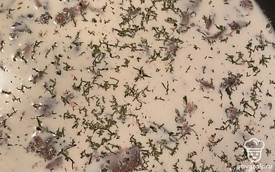 Добавить специи. 