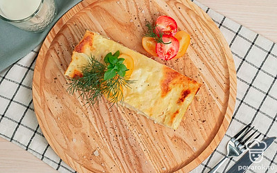 Подавайте ачму в горячем виде, украсив веточками укропа.