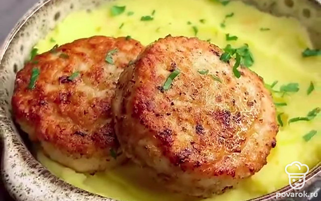 Сочные куриные котлеты со сливочным маслом — Рецепт с фото