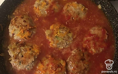 Добавить томатную пасту или любимый кетчуп. 