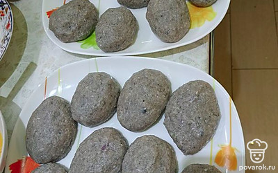 Формируем котлеты.