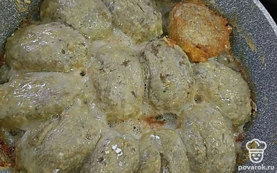 Обжариваем с двух сторон до золотистой корочки.