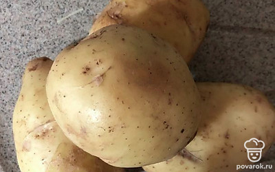 Почистить картошку.