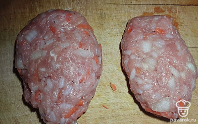 Из получившейся массы сформируйте котлеты.