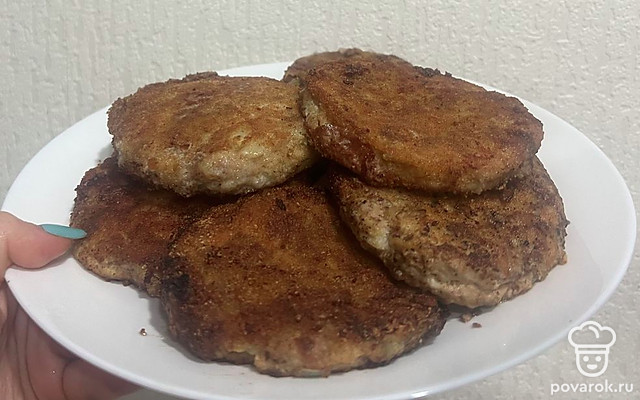 Котлетки «Домашние» в панировочных сухарях — Рецепт с фото