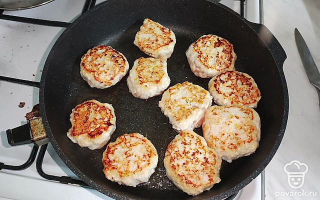 Сочные куриные котлеты из домашнего фарша — Рецепт с фото