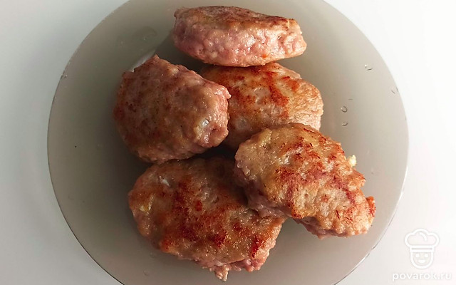 Сочные котлеты со свининой и сливочным маслом — Рецепт с фото