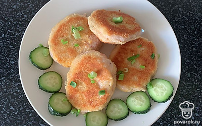 Подавайте с овощами и зеленью.