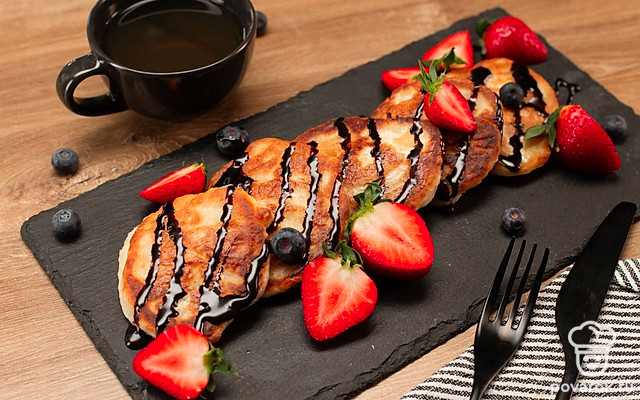 Оладьи на кефире — Рецепт с фото