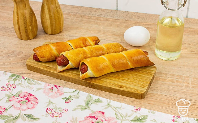 Хот-доги в спиральках из теста — Рецепт с фото