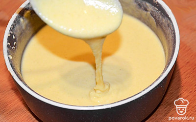 Проверьте консистенцию теста: она должна быть как у густой сметаны.