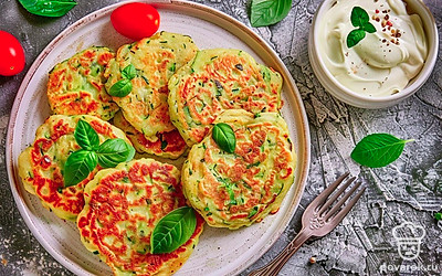 Вкусные оладьи из кабачков со ржаной мукой — Рецепт с фото