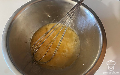 Добавьте к полученной массе 25 мл питьевой воды.