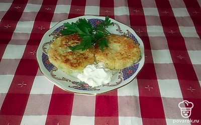 Перед подачей можно украсить зеленью.