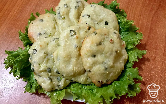 Диетические оладьи из кабачков и зеленого лука — Рецепт с фото