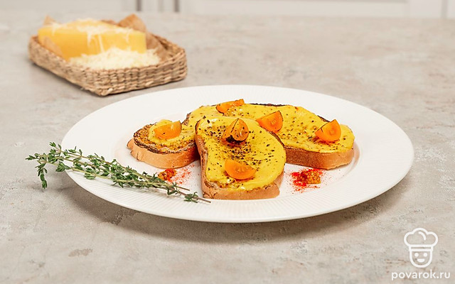 Тост с сырным соусом — Рецепт с фото