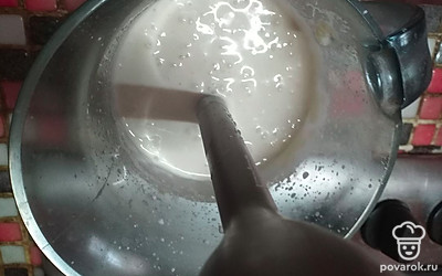 Взбить массу блендером. 