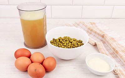 Подготовьте все ингредиенты и выложите их на стол.