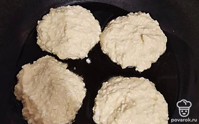 Жарить на растительном масле на среднем огне.