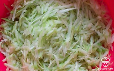 Натереть на терке.