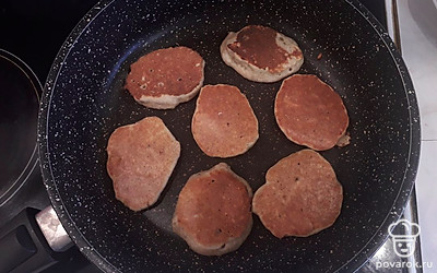 Вкусные, нежные, аппетитные ПП-оладьи готовы.