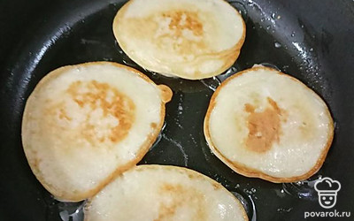 Обжарить с двух сторон.