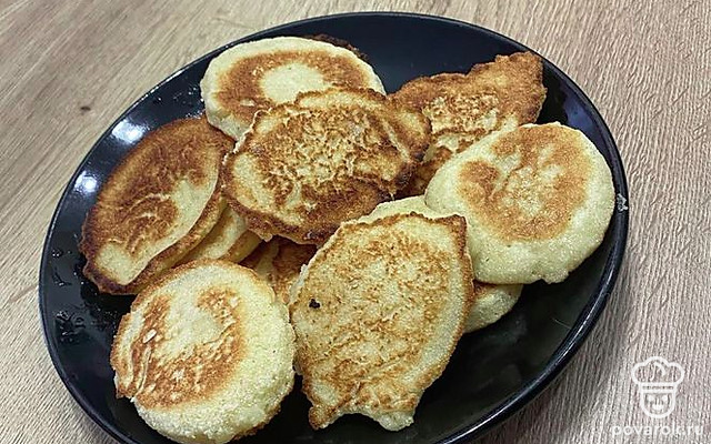 Быстрые манные оладьи — Рецепт с фото