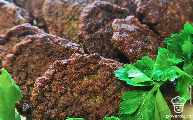 Печеночные оладьи с зеленым луком — Рецепт с фото