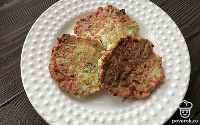Красивые кабачковые оладьи — Рецепт с фото
