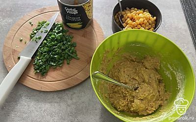 Размешайте получившуюся смесь и дайте постоять 2-3 минуты.