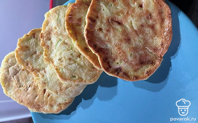 Кабачковые оладьи с чесноком — Рецепт с фото