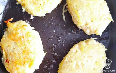 Обжаривайте с двух сторон до румянной корочки.