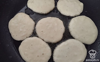 Обжарить на растительном масле.