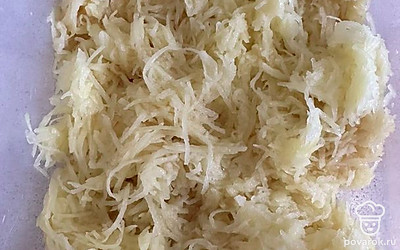 Натереть на терке.