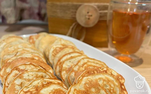 Банановые оладьи на кефире — Рецепт с фото