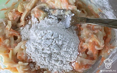 Добавить муку.