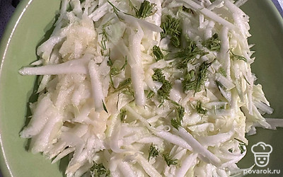 Укроп измельчаем.