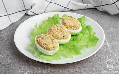 Ваша яичная закуска готова и ждет подачи на стол.