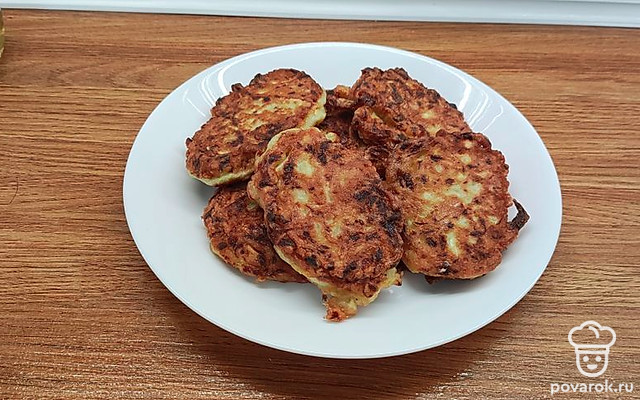 Пикантные кабачковые оладьи — Рецепт с фото