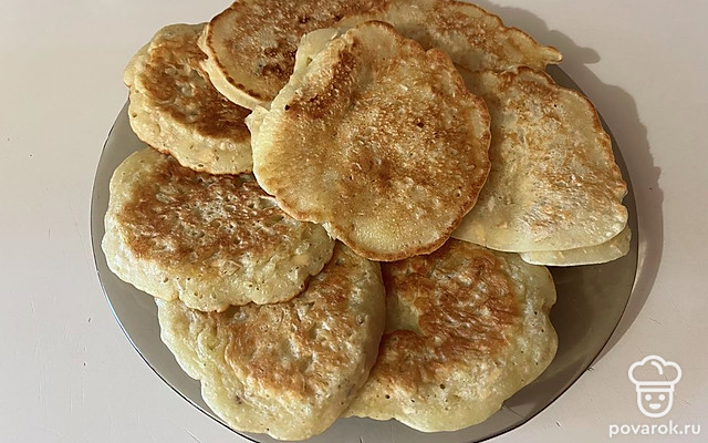 Ароматные оладушки с овсяными хлопьями на скорую руку — Рецепт с фото