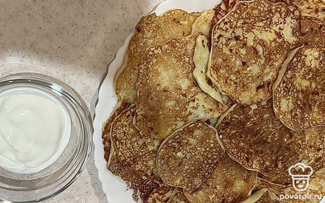 Оладьи кабачковые с чесноком — Рецепт с фото