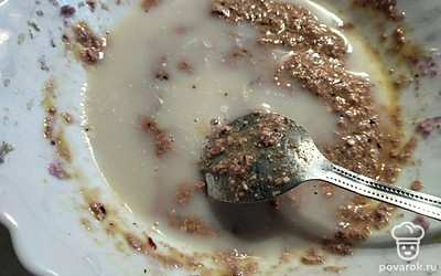 Вливаем молоко.