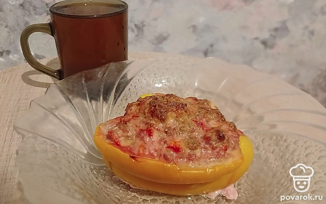 Перец, начиненный фаршем с брынзой — Рецепт с фото