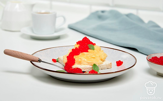 Тост с красной икрой — Рецепт с фото